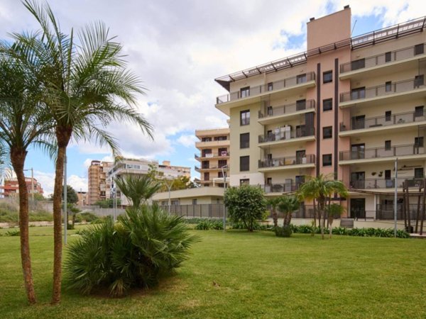 appartamento in vendita a Palermo in zona Arenella/Vergine Maria