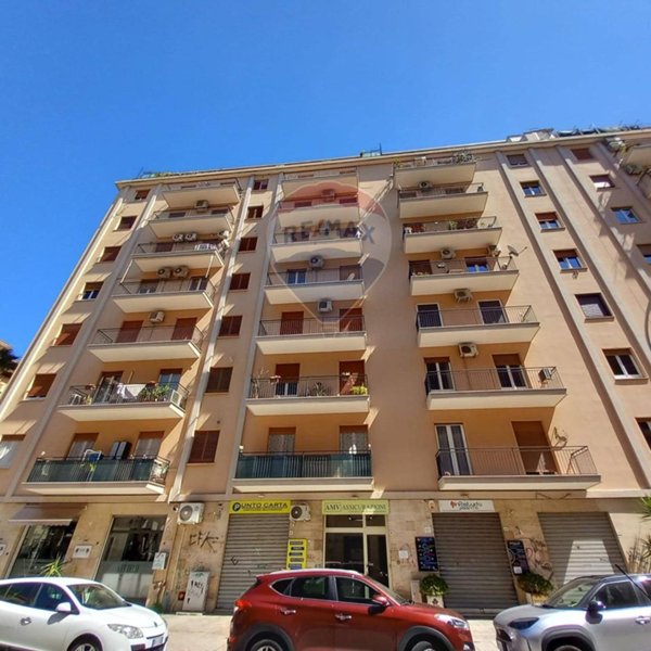 appartamento in vendita a Palermo in zona Malaspina/Palagonia