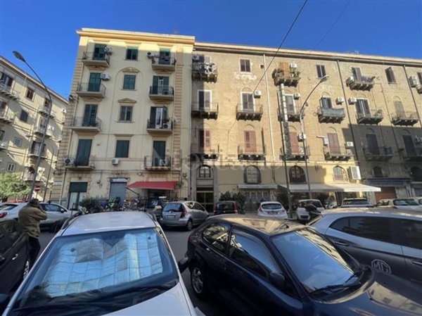appartamento in vendita a Palermo in zona Zisa