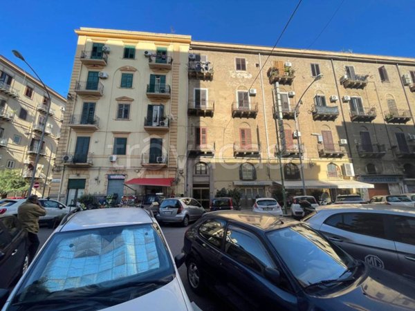 appartamento in vendita a Palermo in zona Zisa