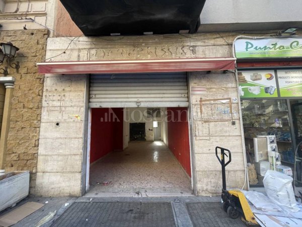 negozio in vendita a Palermo in zona Calatafimi / Cuba