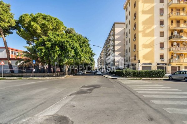 appartamento in vendita a Palermo in zona Montegrappa / Santa Rosalia