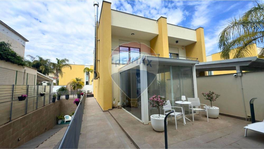 casa indipendente in vendita a Palermo in zona Partanna