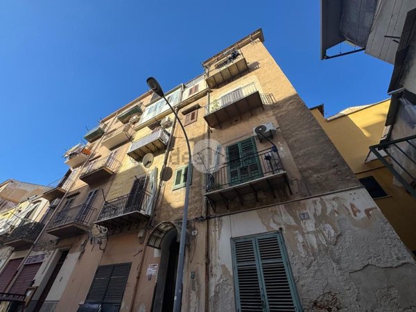 appartamento in vendita a Palermo in zona Zisa