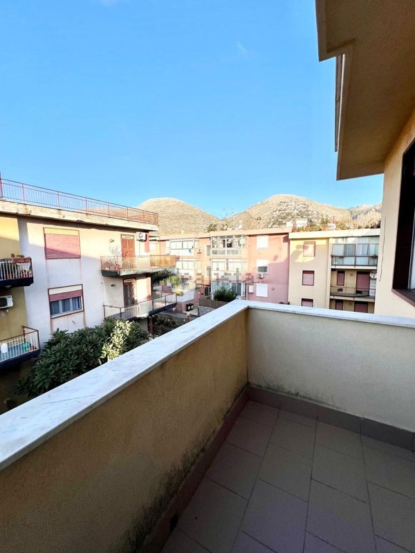 appartamento in vendita a Palermo in zona Partanna