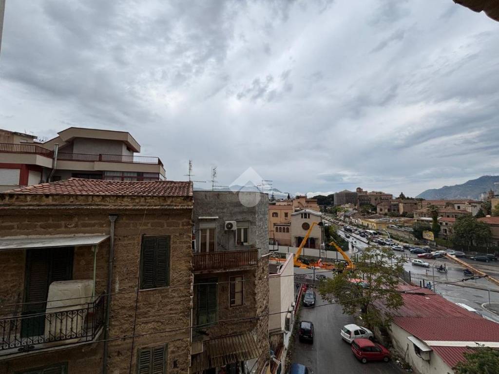 appartamento in vendita a Palermo in zona Montegrappa / Santa Rosalia