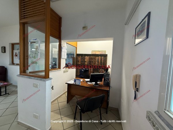 ufficio in vendita a Palermo in zona Chiavelli