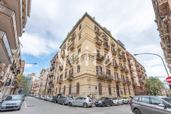 appartamento in vendita a Palermo in zona Libertà