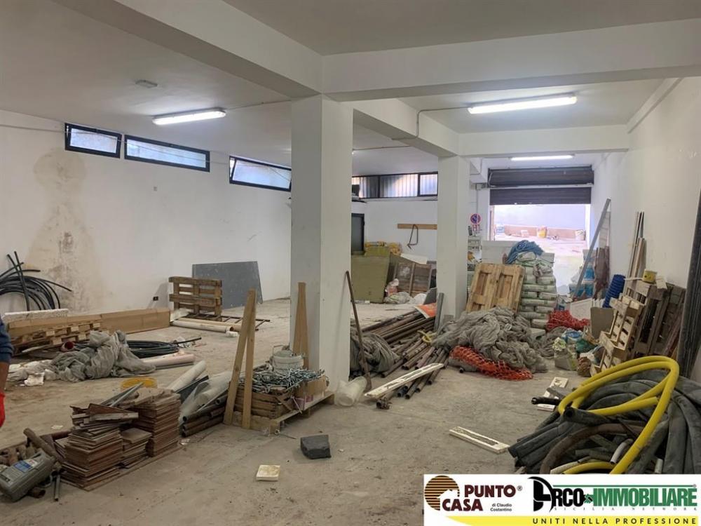 locale di sgombero in vendita a Palermo