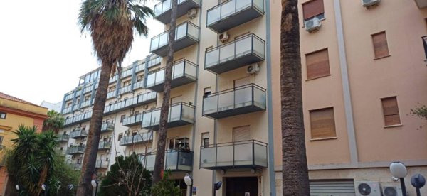 appartamento in vendita a Palermo in zona Malaspina/Palagonia