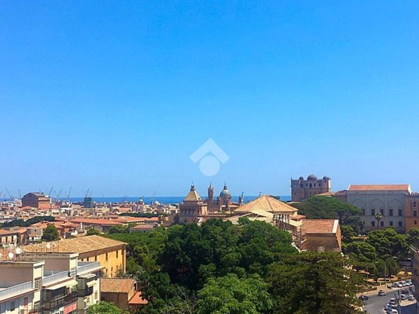 appartamento in vendita a Palermo in zona Zisa