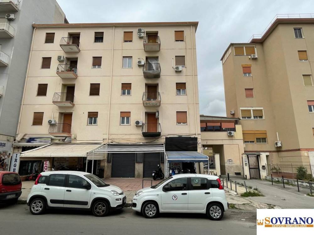 negozio in vendita a Palermo in zona Montegrappa / Santa Rosalia
