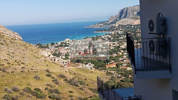 casa indipendente in vendita a Palermo in zona Mondello