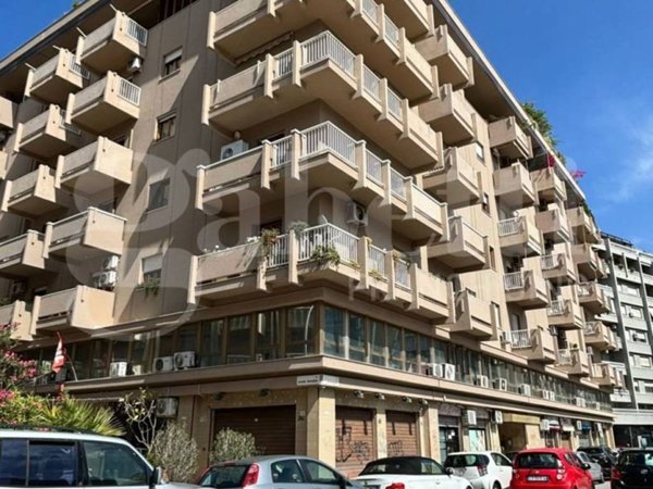 appartamento in vendita a Palermo in zona Malaspina/Palagonia