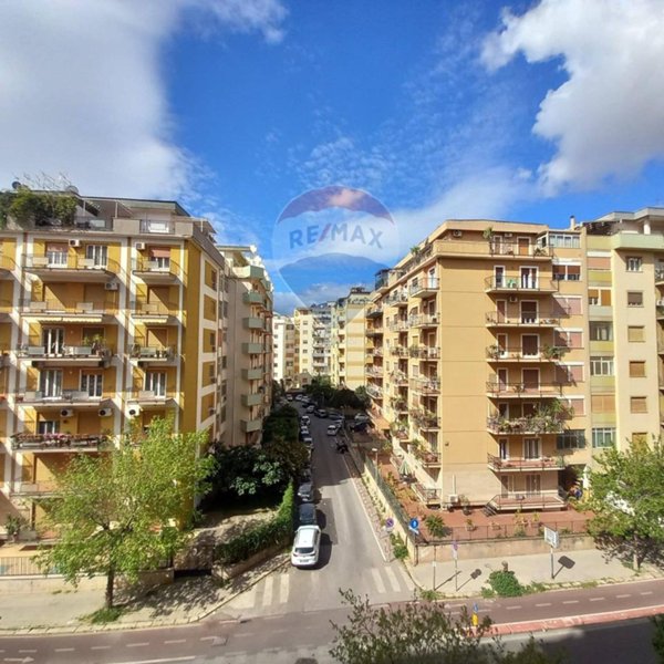 appartamento in vendita a Palermo in zona Politeama
