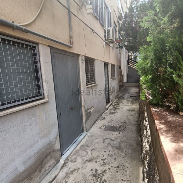 locale di sgombero in vendita a Palermo in zona Mezzomonreale