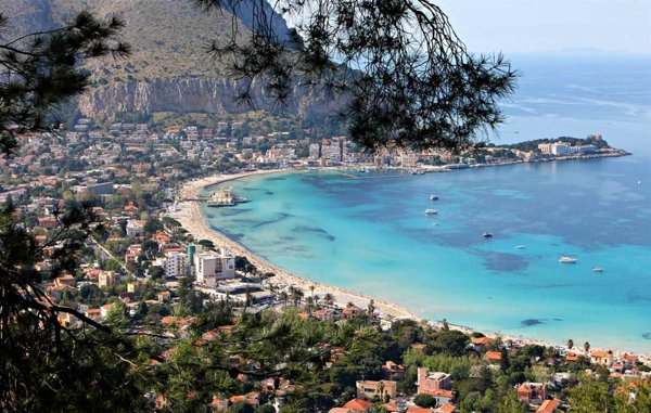 casa indipendente in vendita a Palermo in zona Mondello