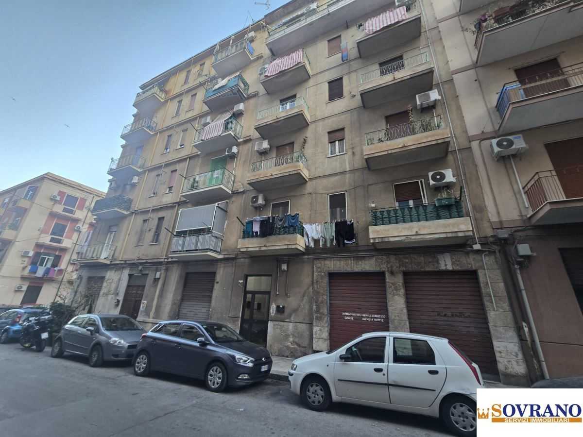 appartamento in vendita a Palermo in zona Zisa
