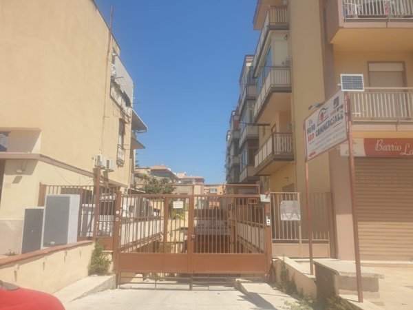 locale di sgombero in vendita a Palermo