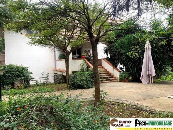 casa indipendente in vendita a Palermo in zona Mondello