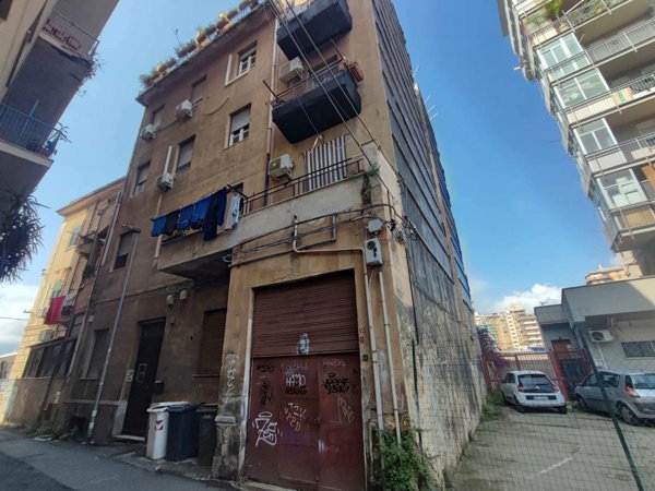 appartamento in vendita a Palermo in zona Politeama