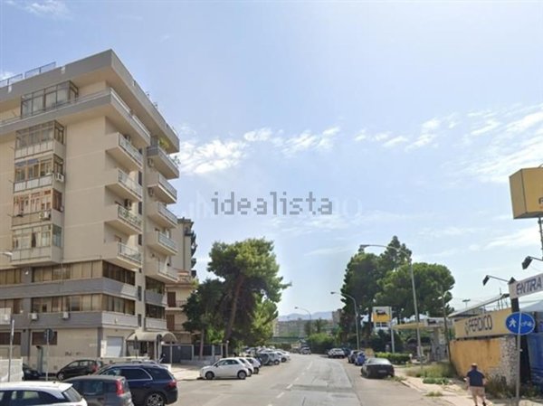 appartamento in vendita a Palermo in zona Malaspina/Palagonia