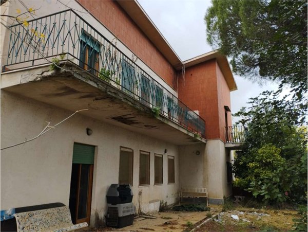 casa indipendente in vendita a Palermo in zona Villagrazia/Falsomiele