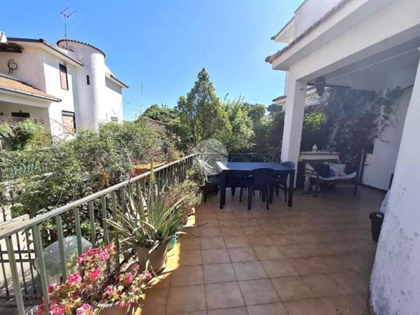 casa indipendente in vendita a Palermo in zona Mondello