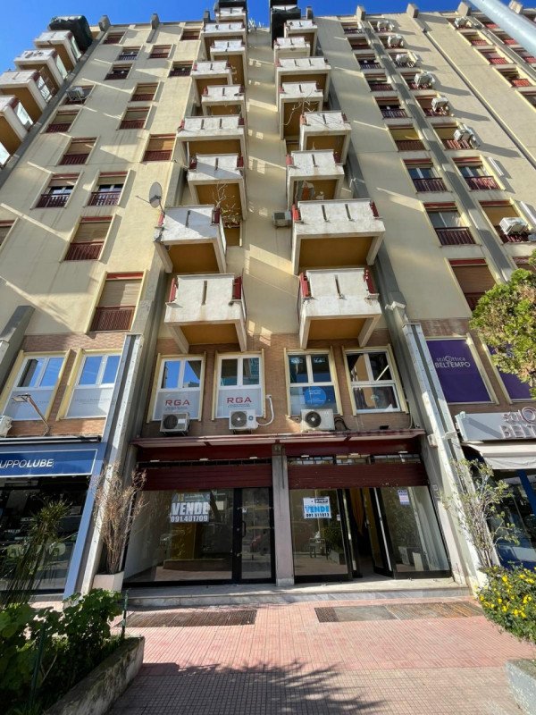 negozio in vendita a Palermo in zona Uditore