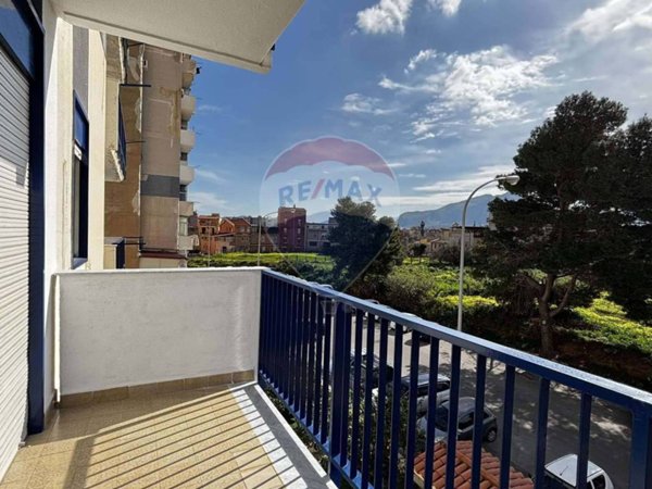 appartamento in vendita a Palermo in zona Acqua dei Corsari
