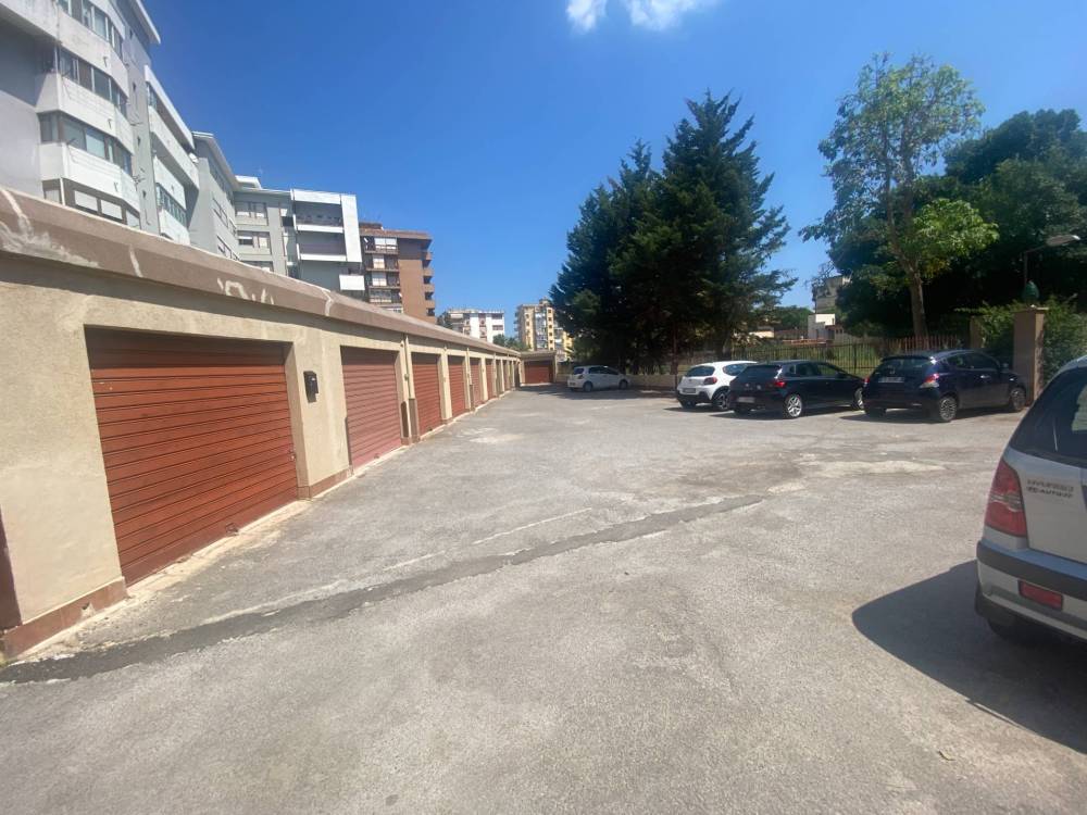 locale di sgombero in vendita a Palermo in zona Uditore