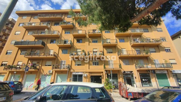 appartamento in vendita a Palermo in zona Partanna