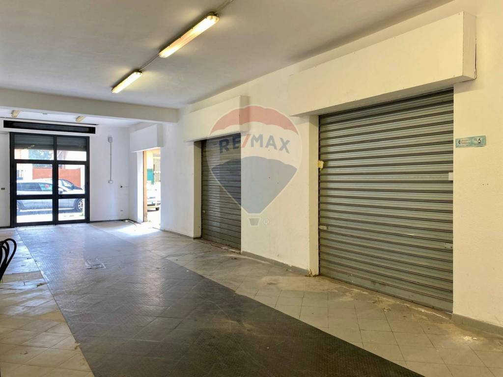 locale commerciale in vendita a Palermo in zona Uditore