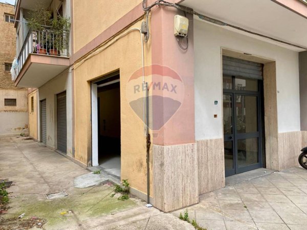 locale commerciale in vendita a Palermo in zona Uditore