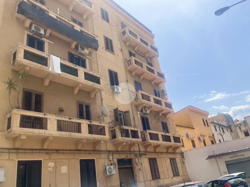 appartamento in vendita a Palermo in zona Zisa
