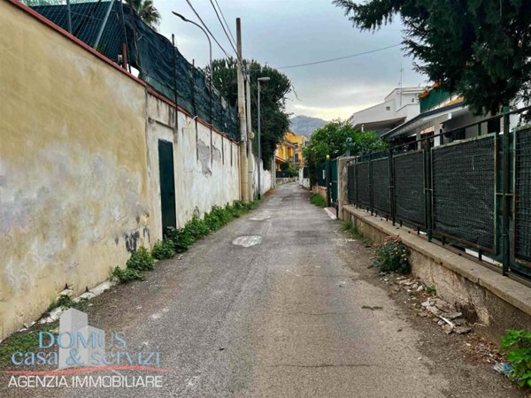casa indipendente in vendita a Palermo in zona Mondello
