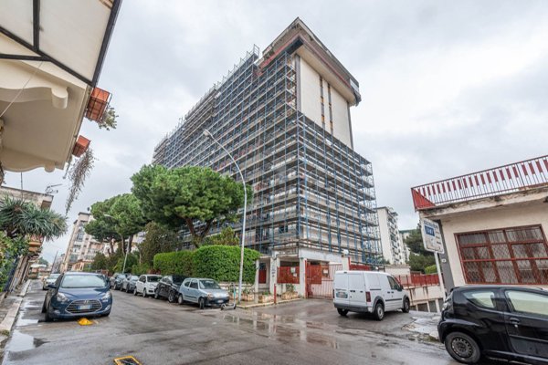 appartamento in vendita a Palermo in zona Malaspina/Palagonia