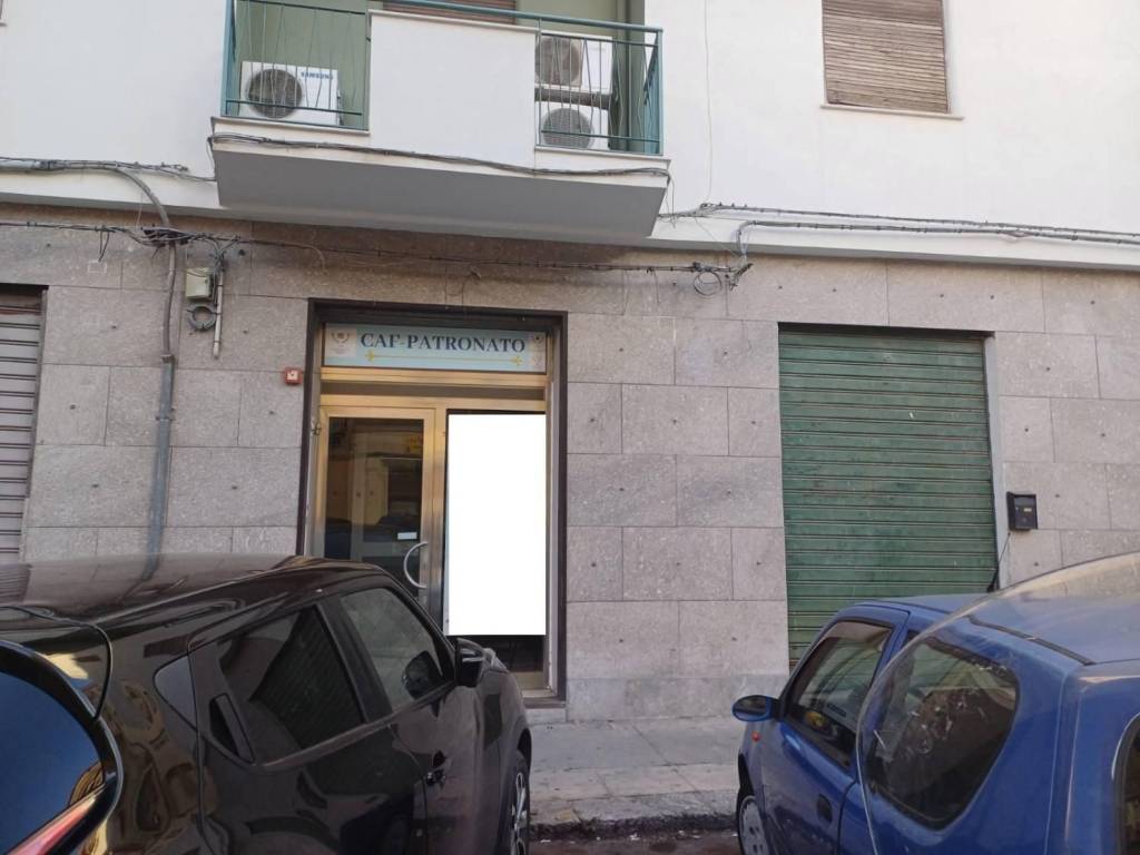 locale commerciale in vendita a Palermo in zona Zisa