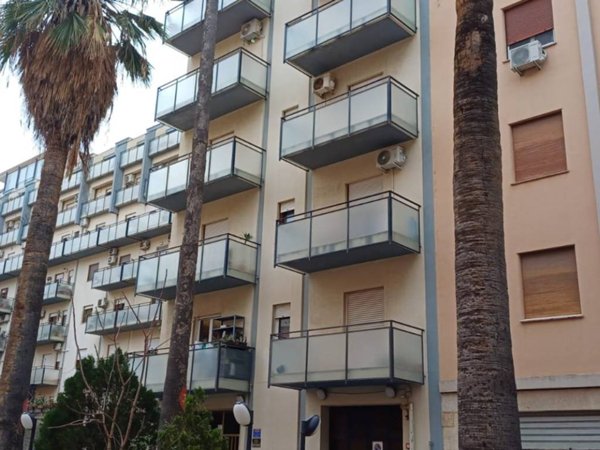 appartamento in vendita a Palermo in zona Malaspina/Palagonia