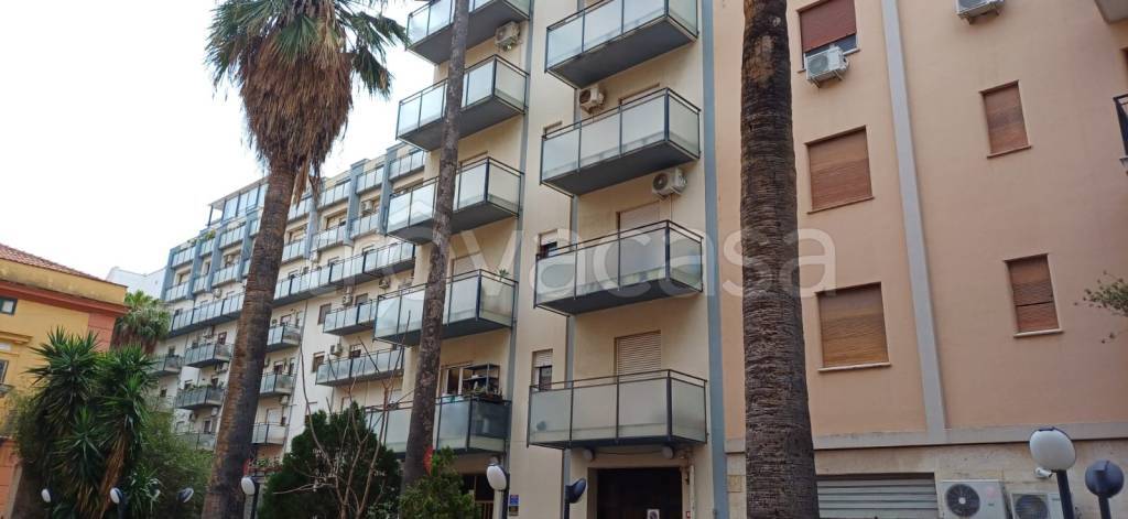 appartamento in vendita a Palermo in zona Malaspina/Palagonia