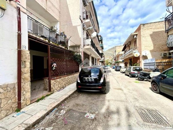 appartamento in vendita a Palermo in zona Partanna