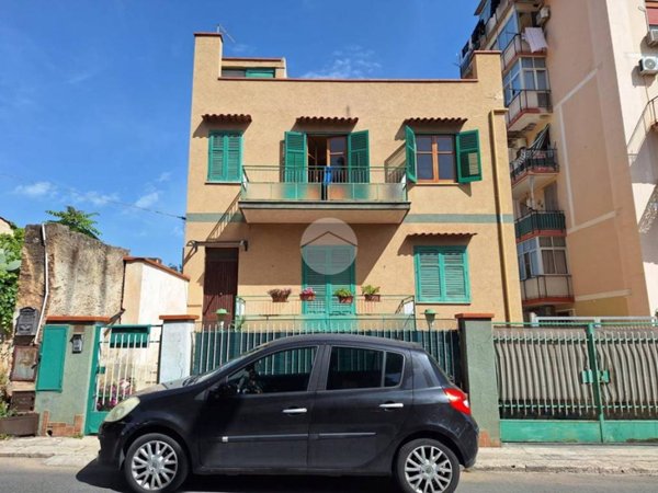 appartamento in vendita a Palermo in zona Montegrappa / Santa Rosalia