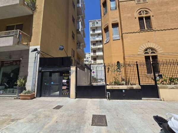 negozio in vendita a Palermo in zona Libertà