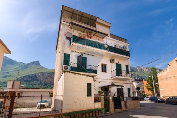 appartamento in vendita a Palermo in zona Chiavelli