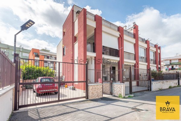 pentavano in vendita a Palermo in zona Roccella