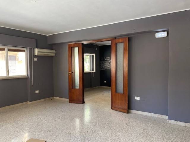 ufficio in vendita a Palermo in zona Politeama
