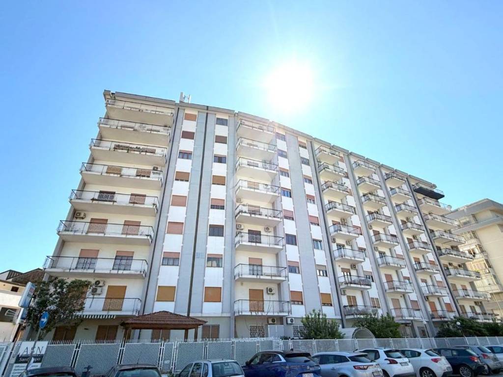 appartamento in vendita a Palermo in zona Malaspina/Palagonia