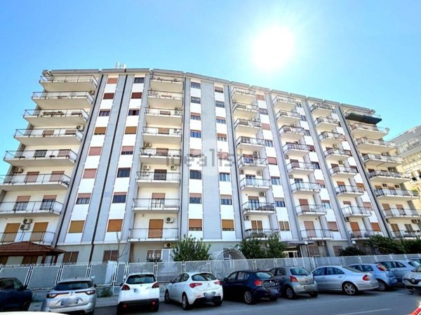 appartamento in vendita a Palermo in zona Malaspina/Palagonia
