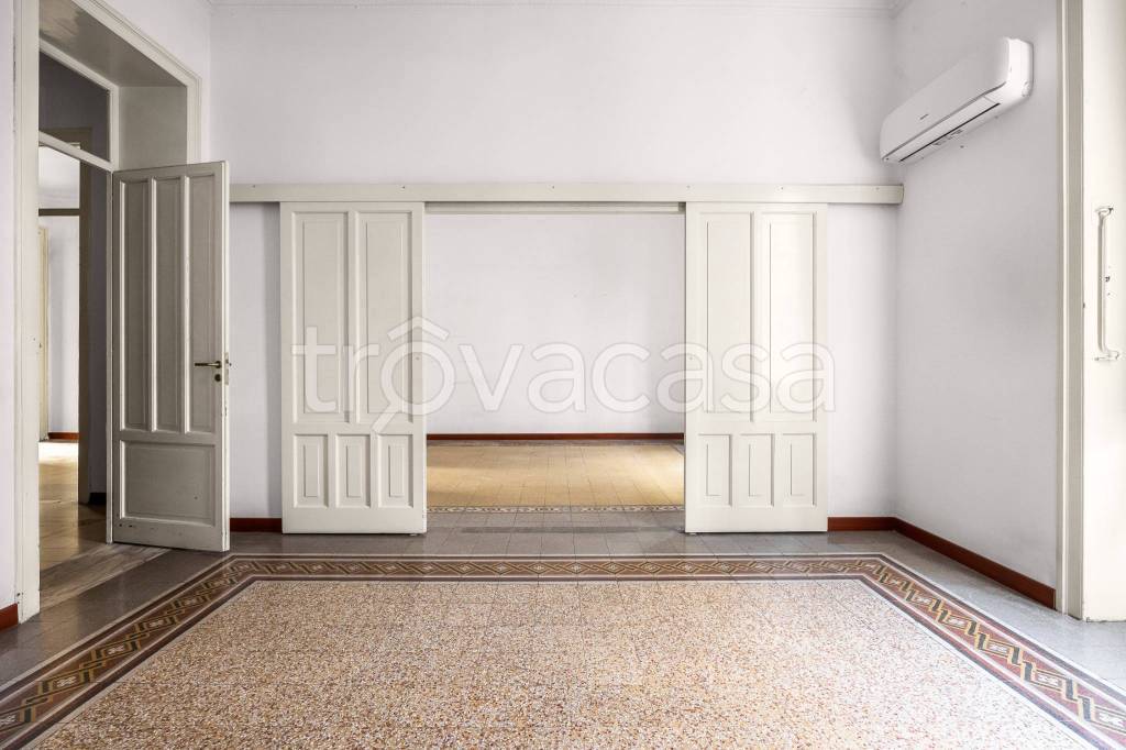 ufficio in vendita a Palermo in zona Libertà