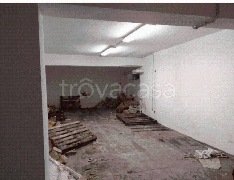 locale commerciale in vendita a Palermo in zona Uditore